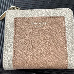 NWOT Kate Spade Beige and Brown Pebble Leather Bifold Wallet